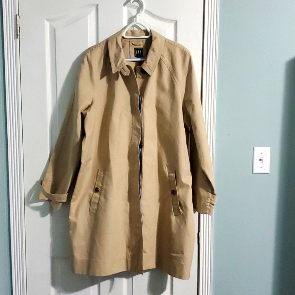 Gap NWOT A line coat